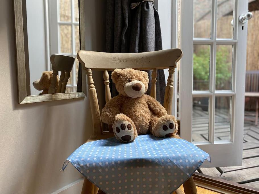Windsor Cottage: Cosy, Charming, Full Of Character Екстериор снимка